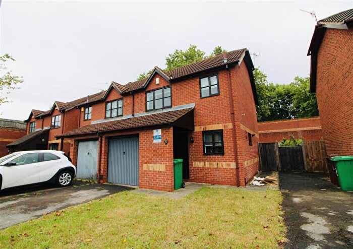 3 Bedroom House To Rent In Bedarra Grove, Lenton, Nottingham, NG7