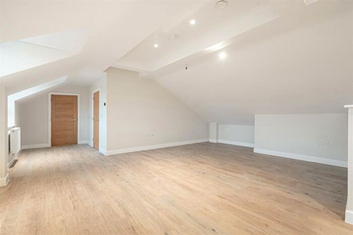 1 Bedroom Flat For Sale In High Street, Ewell, Epsom, KT17