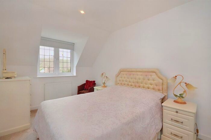 2 Bedroom Flat For Sale In Carlisle Road, Eastbourne, BN20