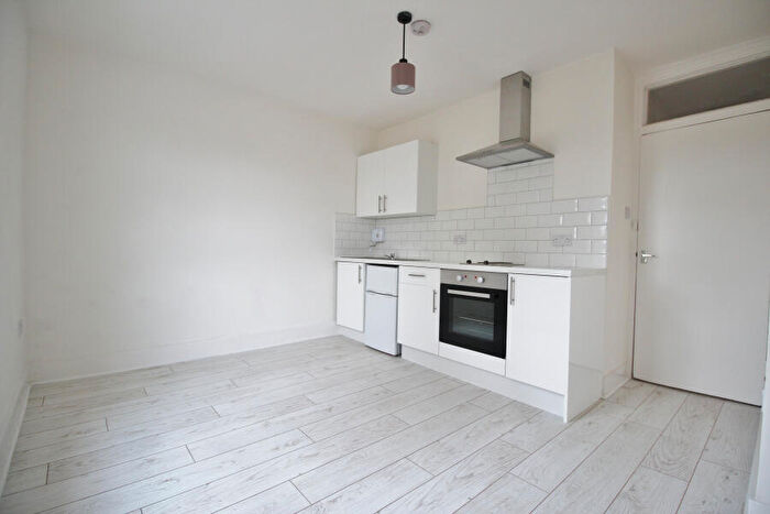 1 Bedroom Flat To Rent In Salusbury Road, Queens Park, NW6