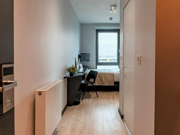 Studio To Rent In Old Oak Lane, London, NW10