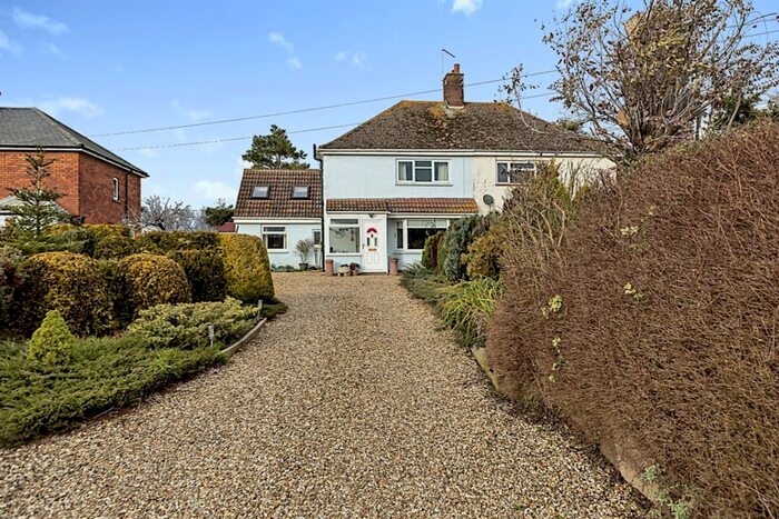 4 Bedroom Semi-Detached House For Sale In Grantham Road, Ropsley, Grantham, NG33