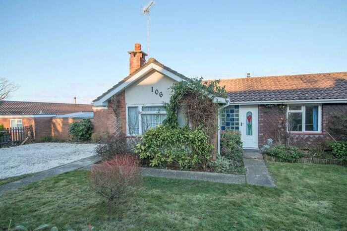 3 Bedroom Semi-Detached Bungalow To Rent In Players Crescent, Totton, Southampton, SO40