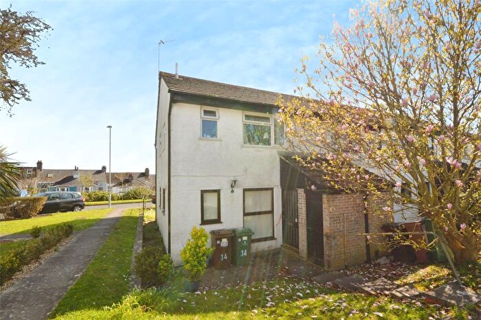 1 Bedroom Flat For Sale In St. Boniface Close, Plymouth, Devon, PL2