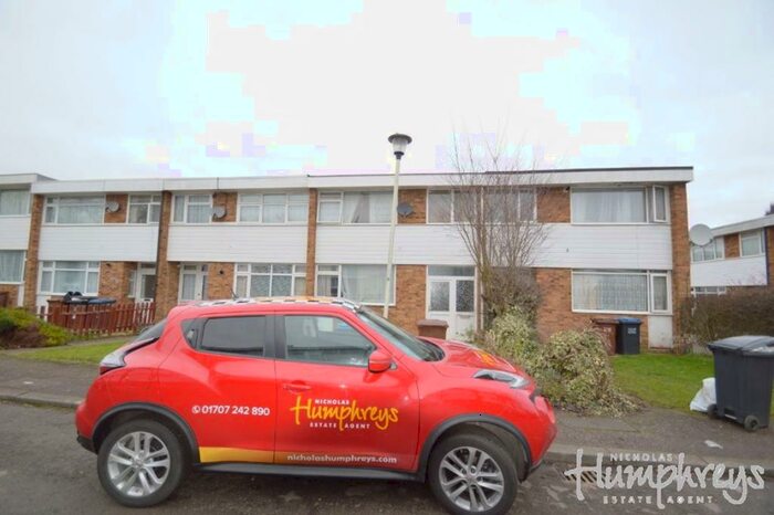 4 Bedroom House To Rent In Wood Close, AL10