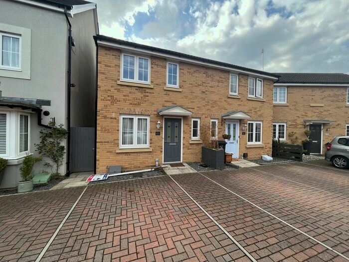 3 Bedroom Terraced House To Rent In Enstone Close, Swindon, Wiltshire, SN2