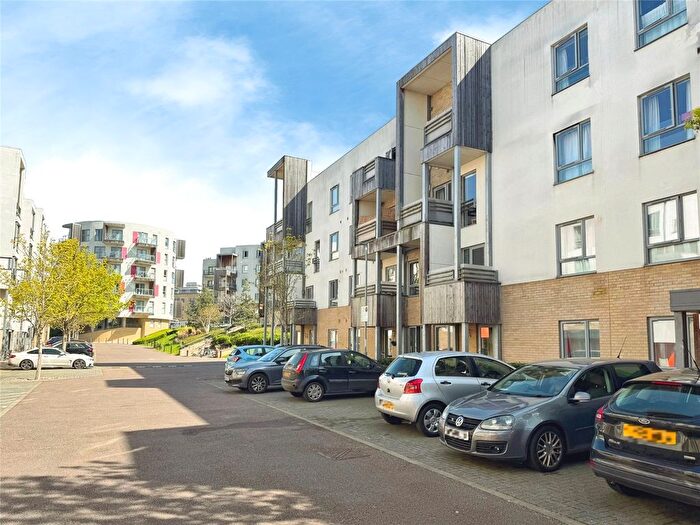 2 Bedroom Flat For Sale In Glenalmond Avenue, Cambridge, Cambridgeshire, CB2