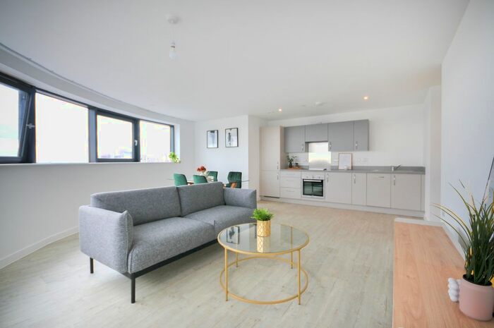 2 Bedroom Flat To Rent In Furness Quay, Salford, M50