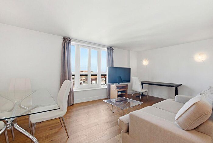 1 Bedroom Flat For Sale In Commercial Road, E1