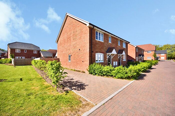 3 Bedroom Semi-Detached House For Sale In Bramling Cross Close, East Malling, West Malling, ME19