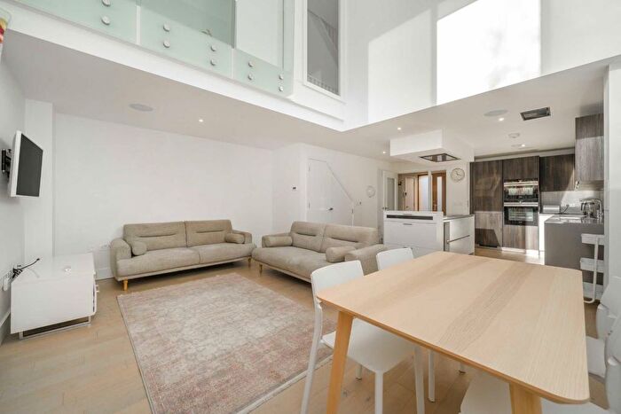 3 Bedroom Property To Rent In Vinery Way, Hammersmith, W6
