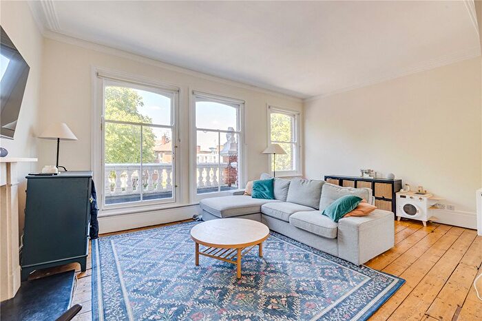 2 Bedroom Flat To Rent In New Kings Road, London, SW6