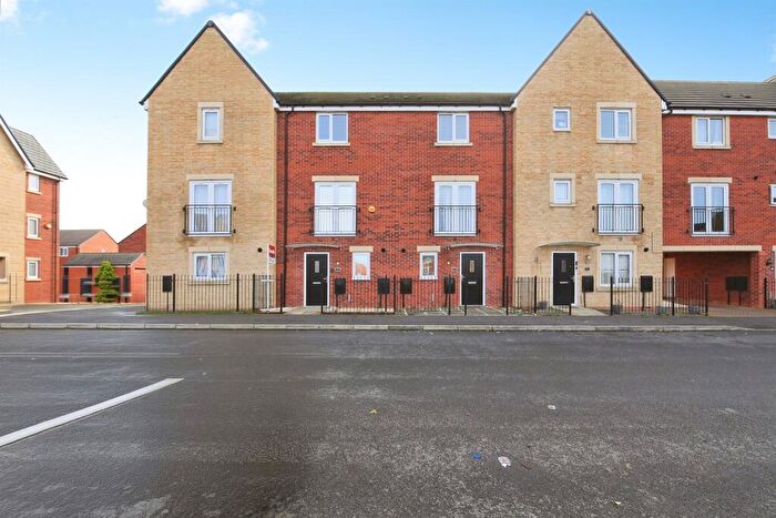 4 Bedroom Town House For Sale In Kentwell Road, Hampton Gardens, Peterborough, PE7