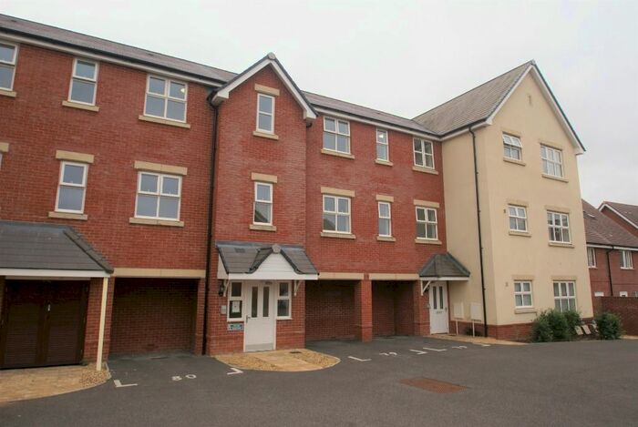 1 Bedroom Flat To Rent In Lee Valley Close, Augusta Park, Andover, SP11