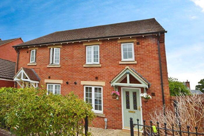 3 Bedroom Semi-Detached House For Sale In Alicia Close, Taw Hill, Swindon, SN25