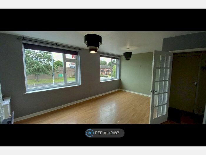 3 Bedroom Flat To Rent In Great Barr, Birmingham, B43