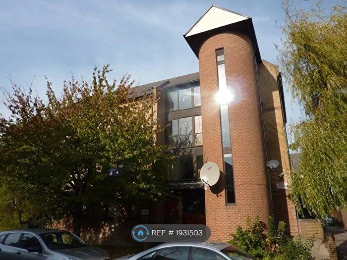 2 Bedroom Flat To Rent In Watersmeet Way, London, SE28
