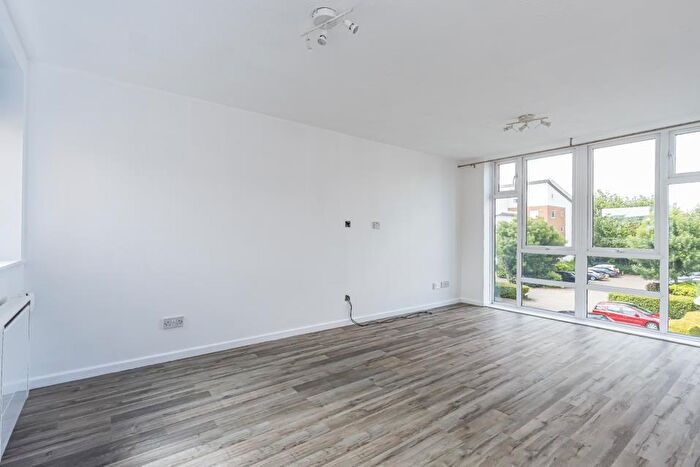 1 Bedroom Apartment For Sale In Felixstowe Court, North Woolwich, E16
