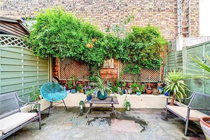 2 Bedroom Flat For Sale In Dagmar Road, Alexandra Palace, London, N22