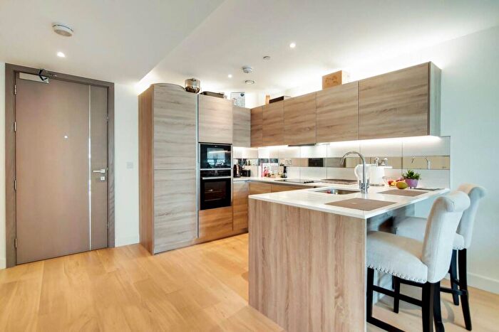 2 Bedroom Flat For Sale In Hampton Apartments, Woolwich Riverside, London, SE18
