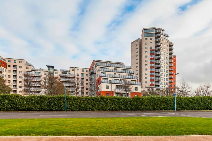 3 Bedroom Flat To Rent In Wards Wharf Approach, London, E16