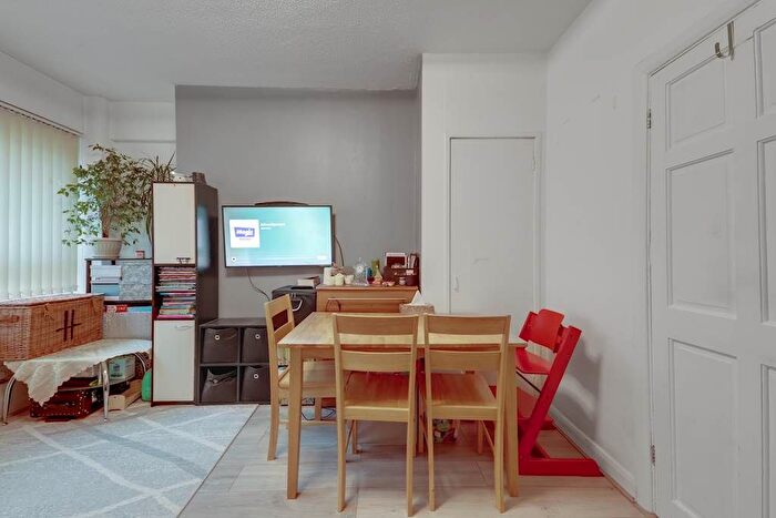 1 Bedroom Flat For Sale In Renforth Street, London, SE16