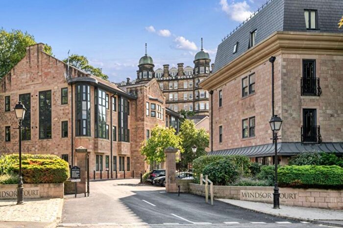 2 Bedroom Flat For Sale In Clarence Drive, Harrogate, HG1