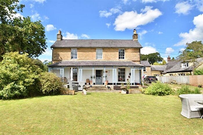 6 Bedroom Link Detached House To Rent In Bletchingdon Road, Kirtlington, OX5