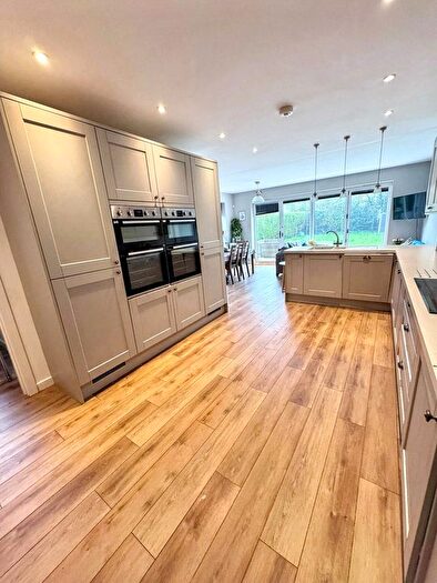 6 Bedroom Detached House For Sale In Wallis Road, Wallisdown, BH10