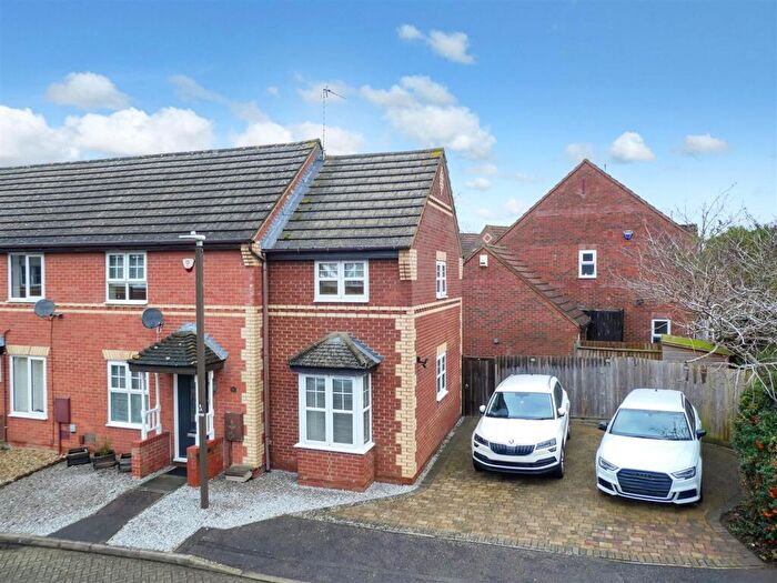 3 Bedroom Semi-Detached House For Sale In Long Ayres, Caldecotte, Milton Keynes, MK7
