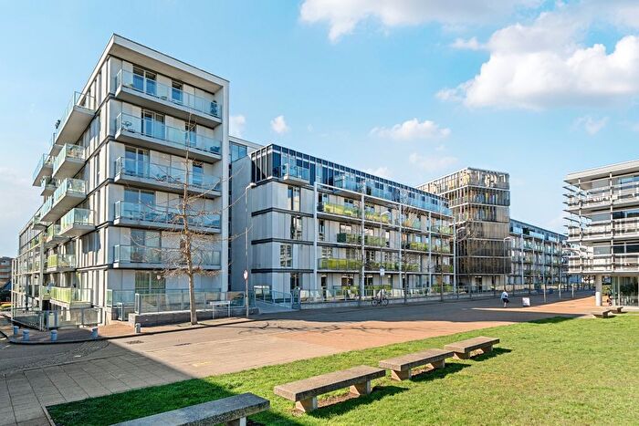 2 Bedroom Flat For Sale In Chadwell Lane, London, N8