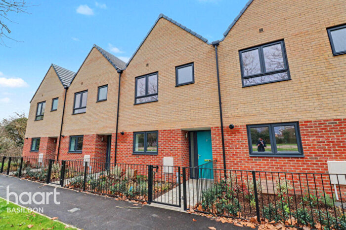 2 Bedroom Terraced House For Sale In Sheppard Mews, Basildon, SS14