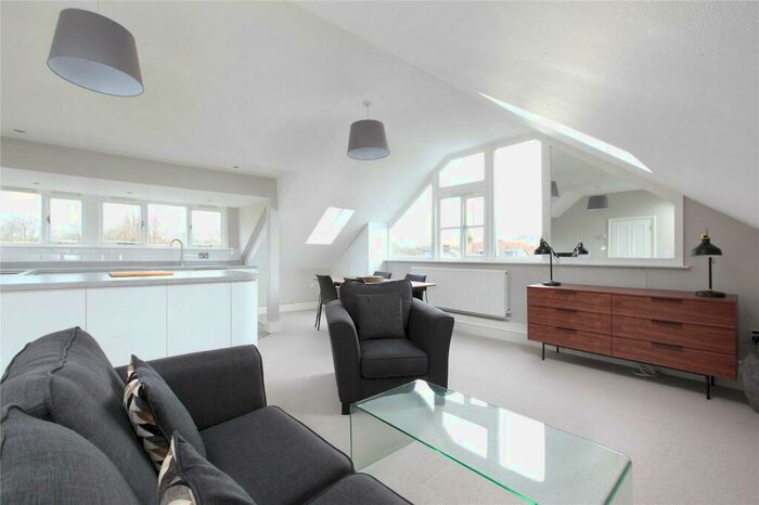 1 Bedroom Flat To Rent In Auckland Road, Battersea, London, SW11