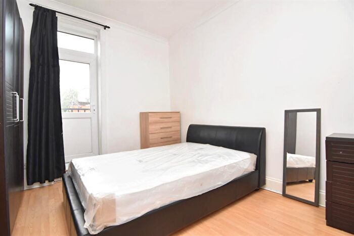 1 Bedroom Flat To Rent In Queens Crescent, London, NW5