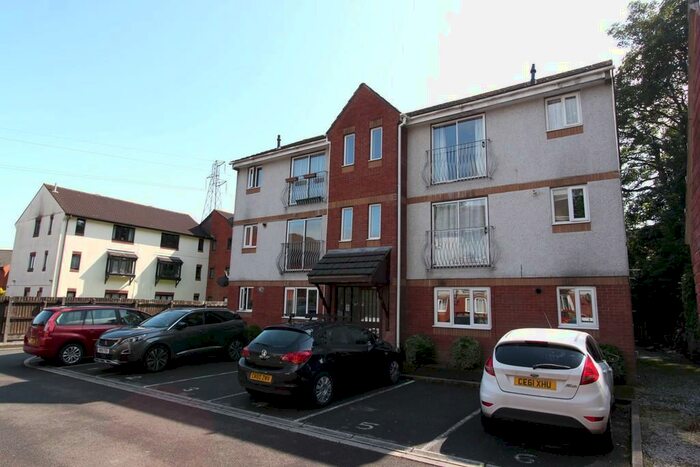 3 Bedroom Apartment To Rent In Laira, Plymouth, PL3