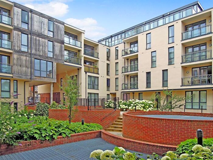 2 Bedroom Flat To Rent In Printing House Square, Martyr Road, Guildford, GU1