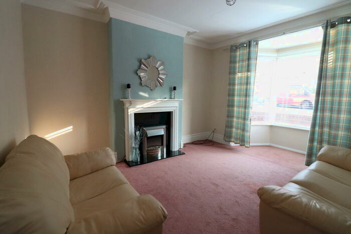 3 Bedroom House To Rent In Station Avenue North, Fencehouses, DH4