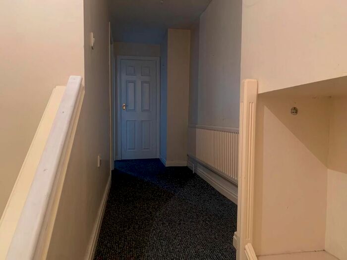 1 Bedroom Flat To Rent In Holderness Road, Hull, Yorkshire, HU9