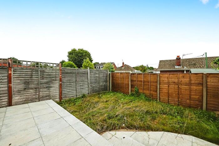 3 Bedroom Semi-Detached House For Sale In Wheatsheaf Drive, Waterlooville, Hampshire, PO8