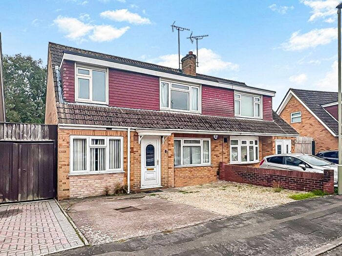 5 Bedroom Semi-detached House For Sale In Charlecote Avenue, Tuffley, Gloucester, GL4