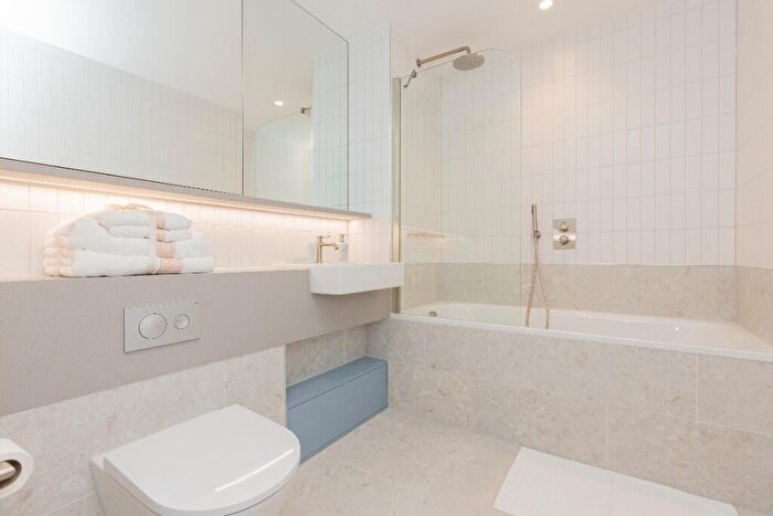3 Bedroom Apartment To Rent In Claremont Road, London, NW2