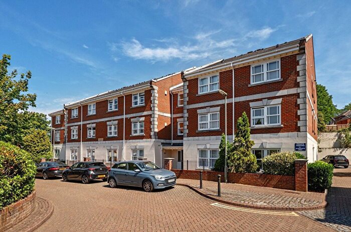1 Bedroom Flat For Sale In Guildford, Surrey, GU1