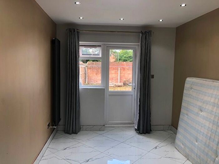 Property To Rent In Locket Road, Wealdstone, Harrow, HA3