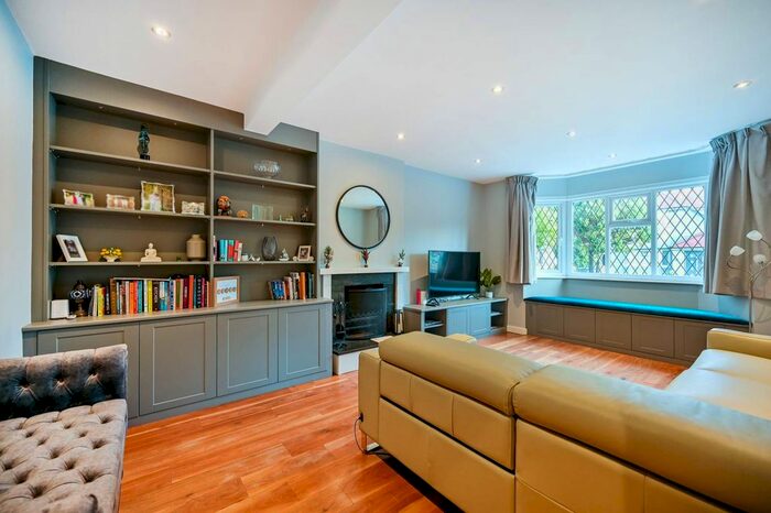 4 Bedroom Detached House To Rent In Kneller Road, New Malden, KT3