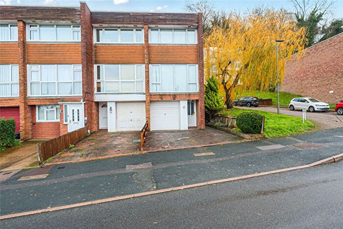 2 Bedroom End Terrace House For Sale In Sunningvale Avenue, Biggin Hill, Westerham, TN16