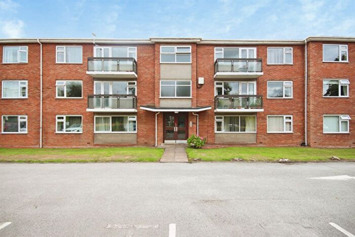 2 Bedroom Flat For Sale In Warwick Place, Leamington Spa, CV32