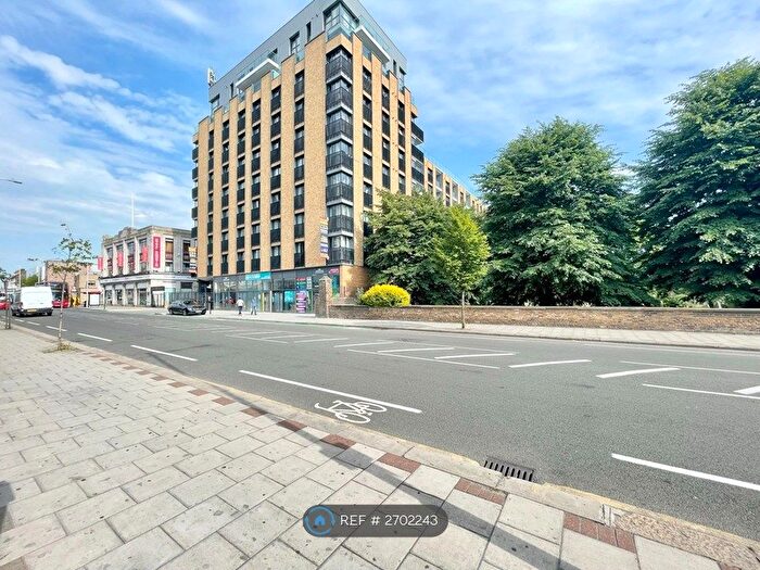 1 Bedroom Flat To Rent In Charter House, Ilford, IG1