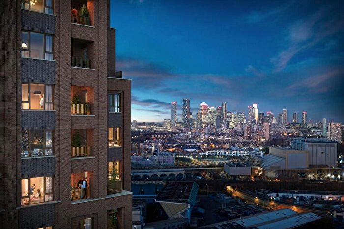3 Bedroom Flat To Rent In Bermondsey Heights, Bermondsey, SE15