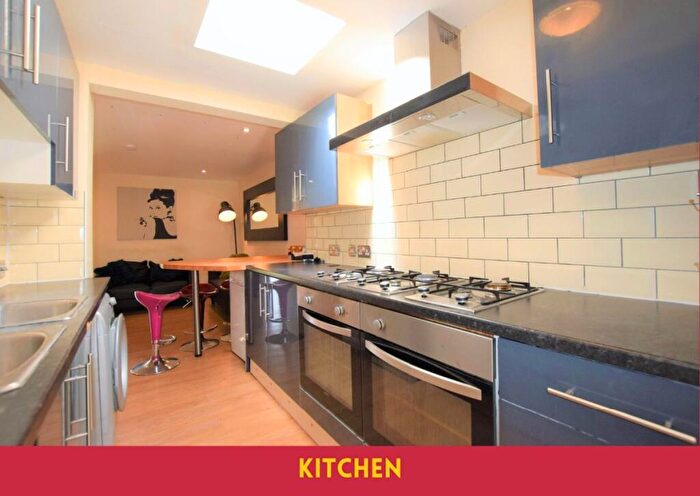 5 Bedroom Semi-Detached House To Rent In Bed Student House - Rhodaus Close, Cccu, CT1