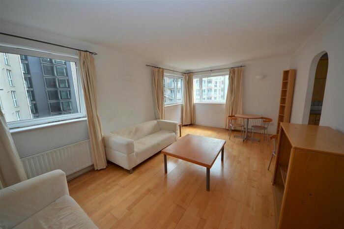 2 Bedroom Flat To Rent In Seraph Court, Moreland Street, EC1V